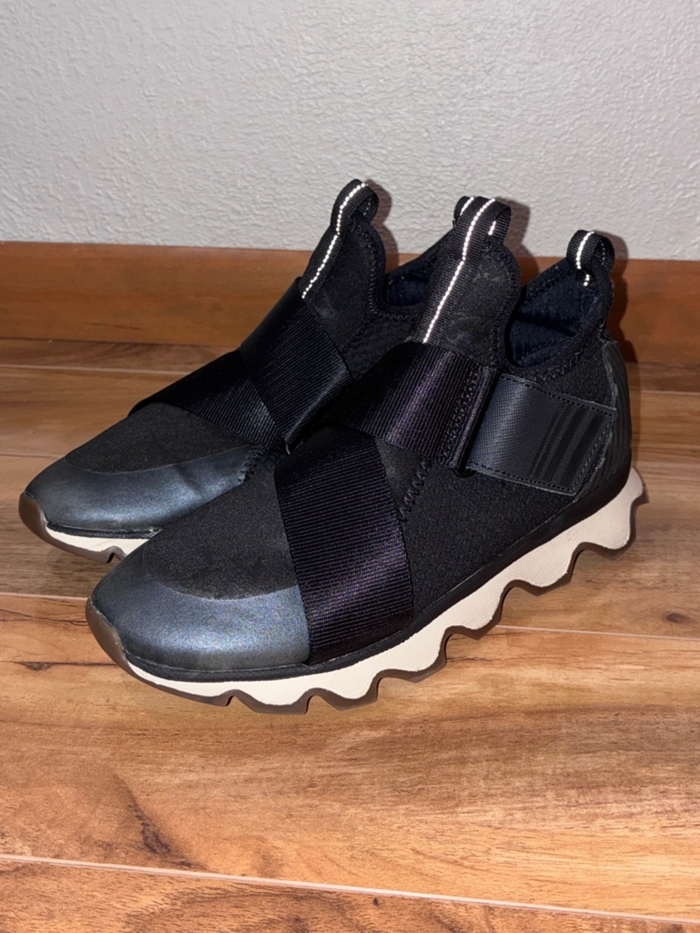 Sorel‎ Womens Kinetic Sneak NL3374-010 Black Slip On Sneaker Shoes - size 6.5